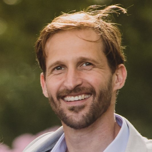 Saul Kornik Photo
